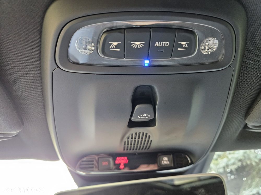 Volvo V40 T3 Drive-E R-Design Momentum - 35