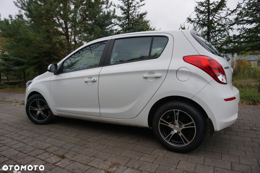 Hyundai i20 1.2 YES Gold - 13