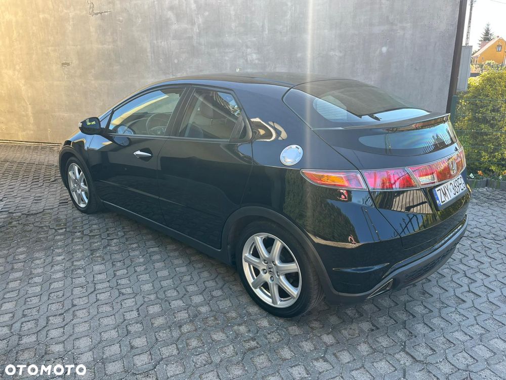 Honda Civic 1.8 Comfort - 3
