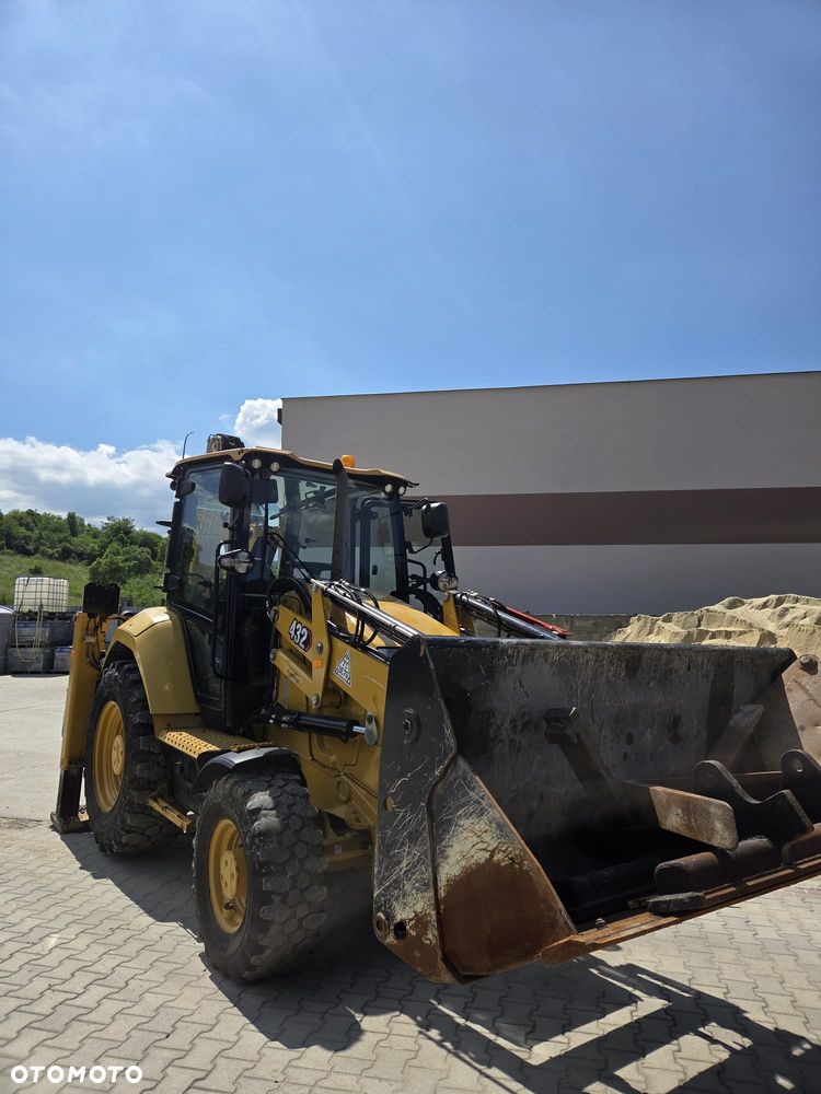 Caterpillar 432F - 32