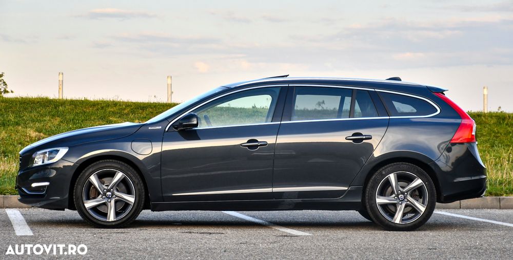 Volvo V60 D6 Plug-In-Hybrid AWD Geartronic Summum - 11