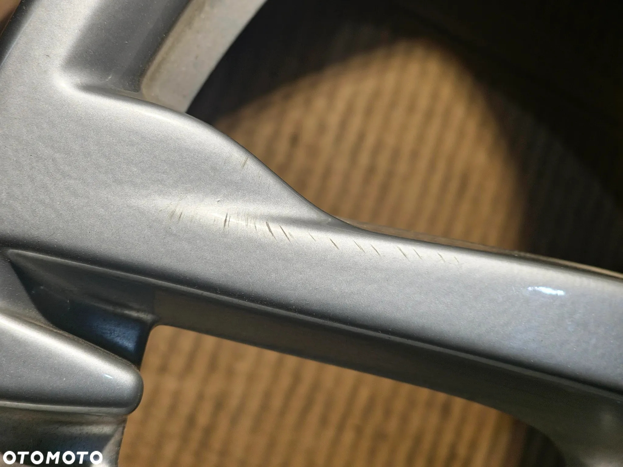 Felgi Aluminiowe 8,25-18 5x114,3x66 ET-Brak Renault A018 - 4