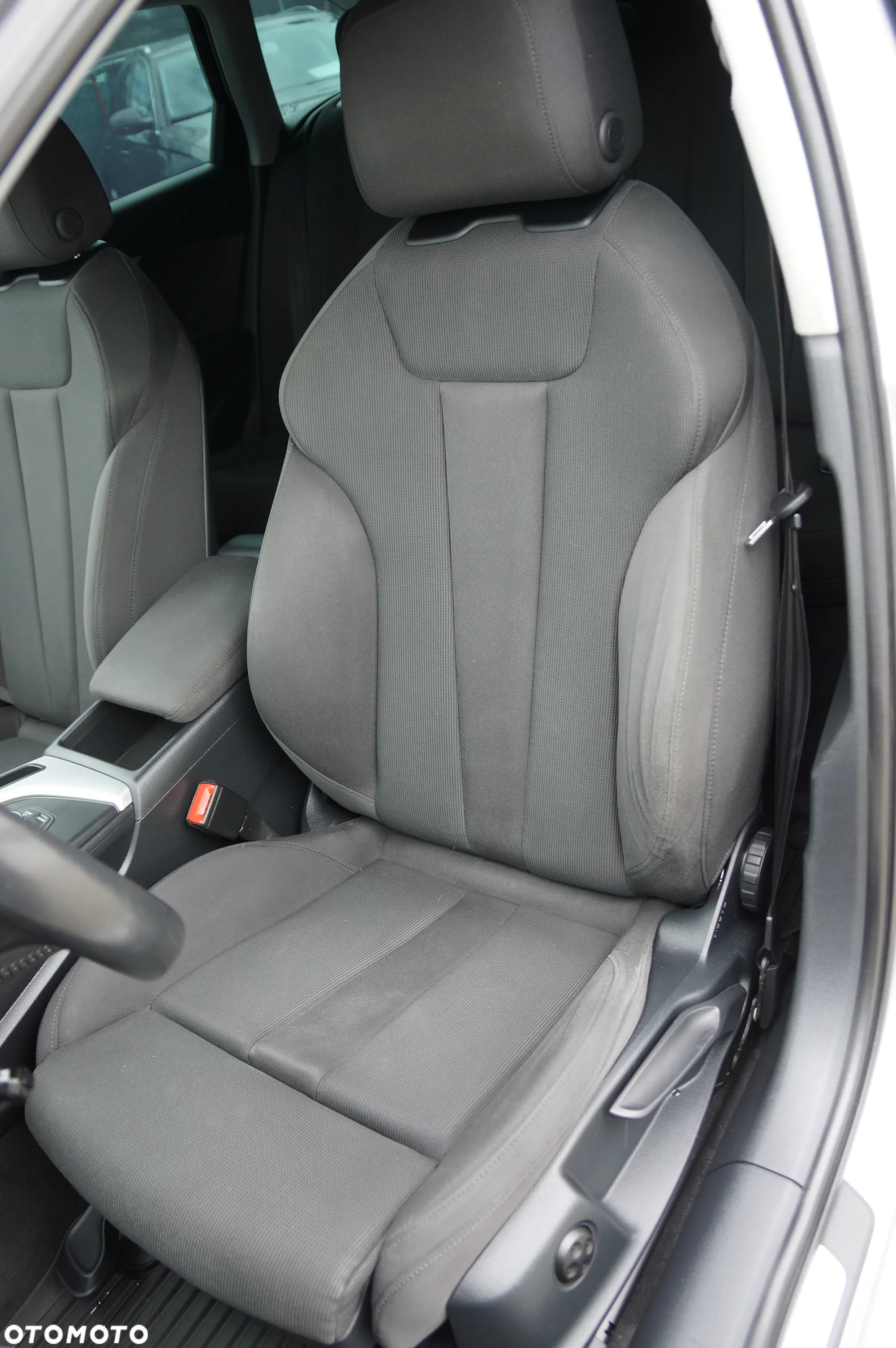 Audi A4 Avant 2.0 TDI quattro - 25