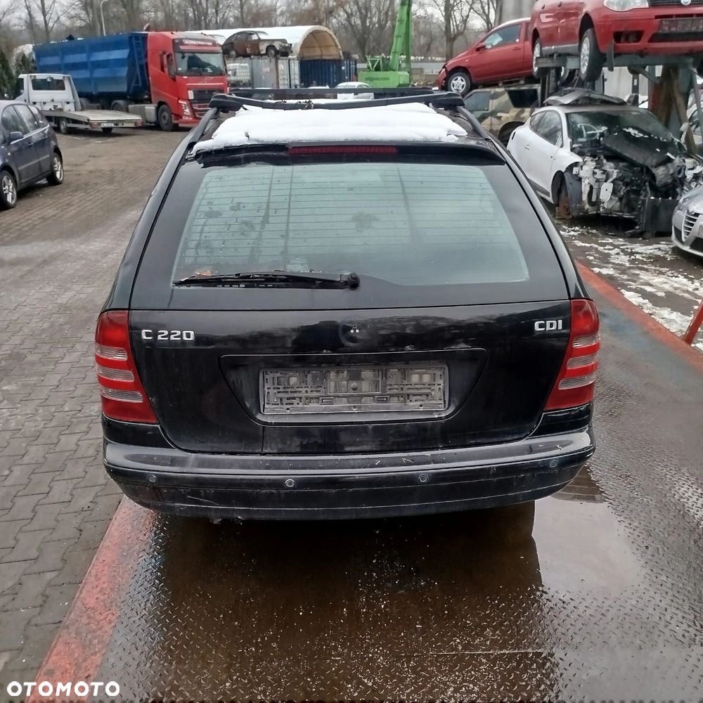 Mercedes C 220 na części . - 10