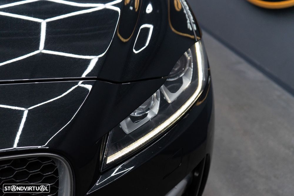 Jaguar F-Pace 20d AWD Aut. R-Sport - 11