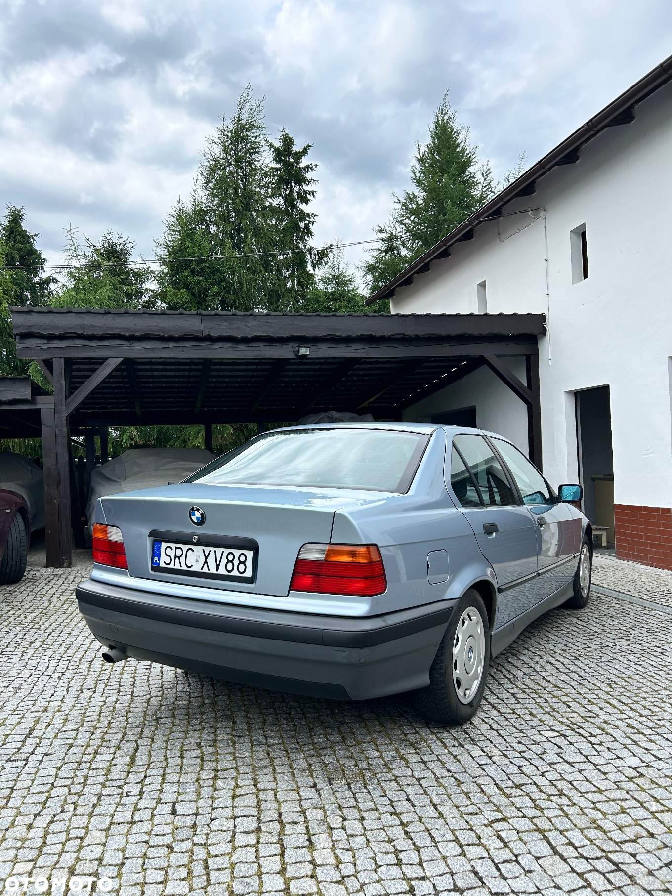 BMW Seria 3 320i - 4