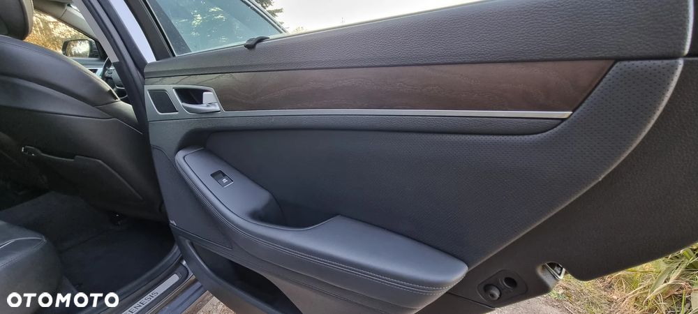 Genesis G80 - 33