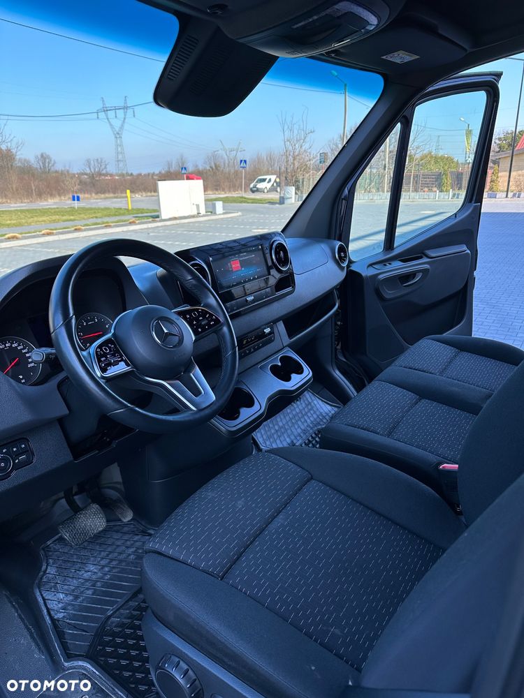 Mercedes-Benz Sprinter - 9