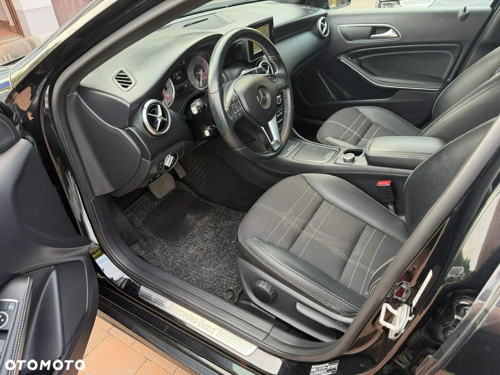 Mercedes-Benz Klasa A 180 (BlueEFFICIENCY) 7G-DCT AMG Sport - 8