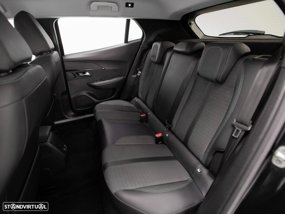 Peugeot 2008 1.5 BlueHDi Allure — fotografia 9