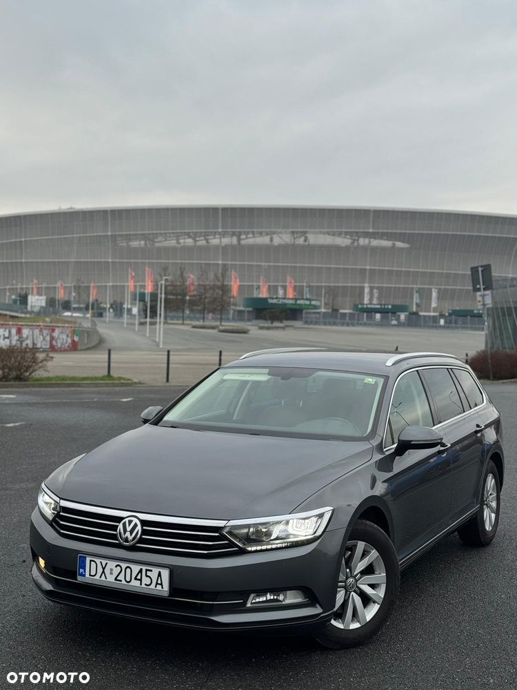 Volkswagen Passat 2.0 TDI (BlueMotion Technology) Highline - 1