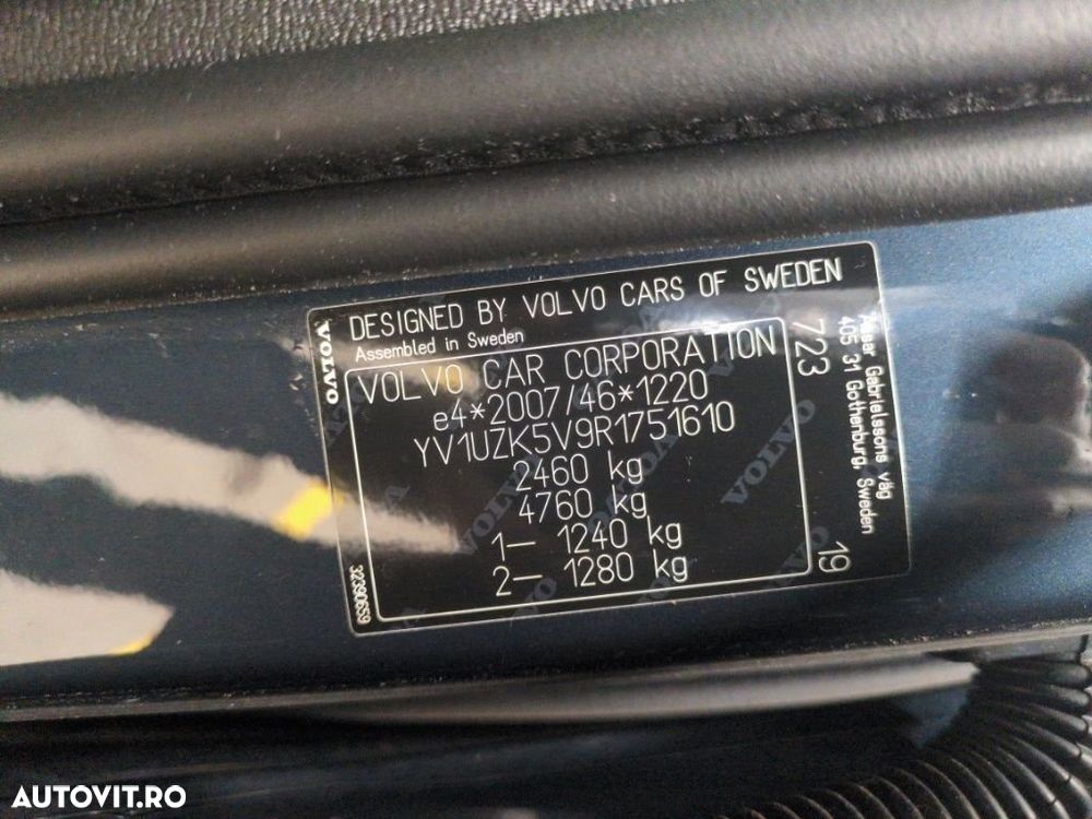 Volvo XC 60 B4 D Plus Dark - 5