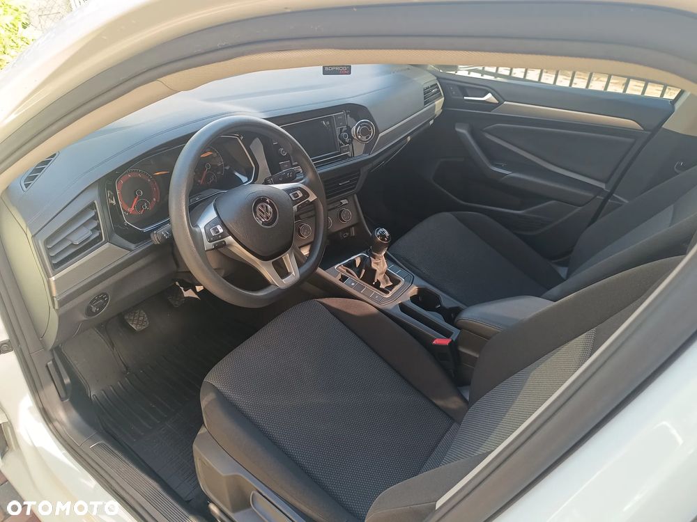 Volkswagen Jetta - 6