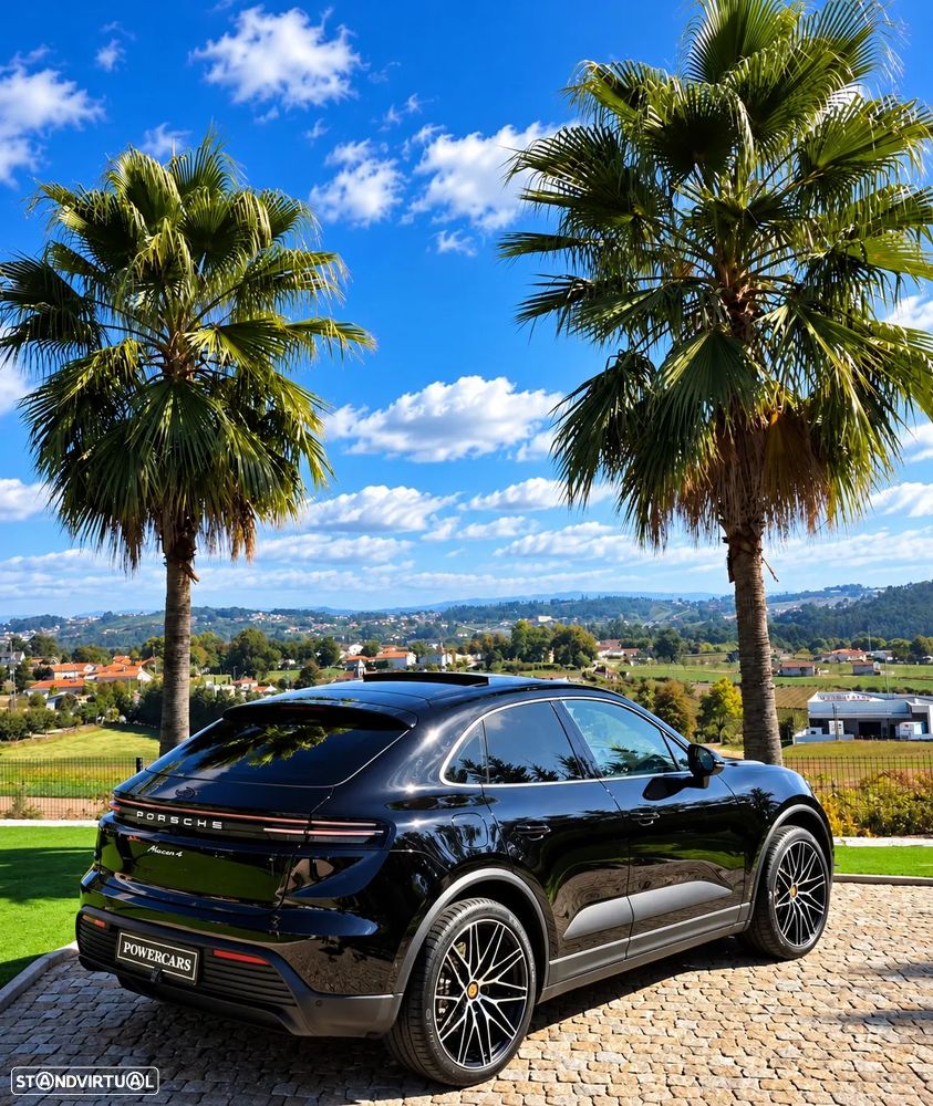 Porsche Macan Electric 4 - 11
