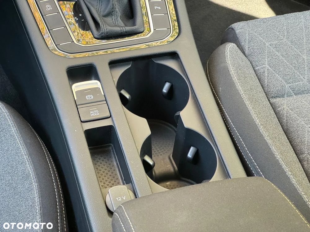 Volkswagen Passat 2.0 TDI SCR Style DSG - 27