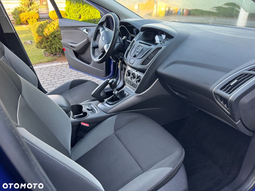 Ford Focus Turnier 1.0 EcoBoost Hybrid TITANIUM - 8