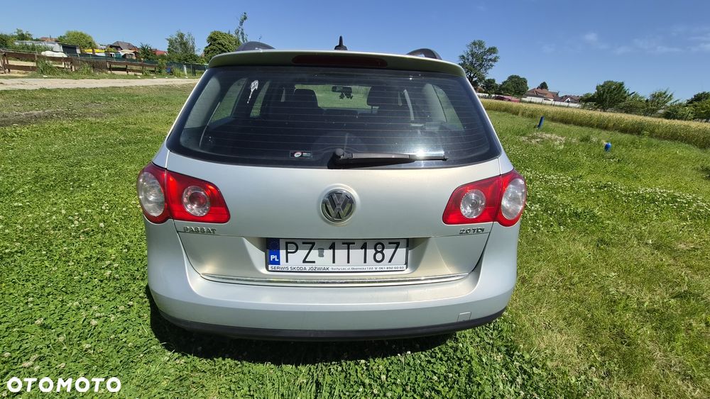 Volkswagen Passat - 2