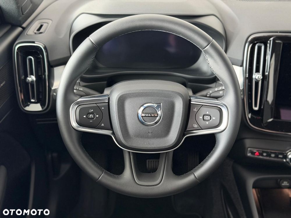 Volvo XC 40 B5 AWD Ultimate Dark - 17