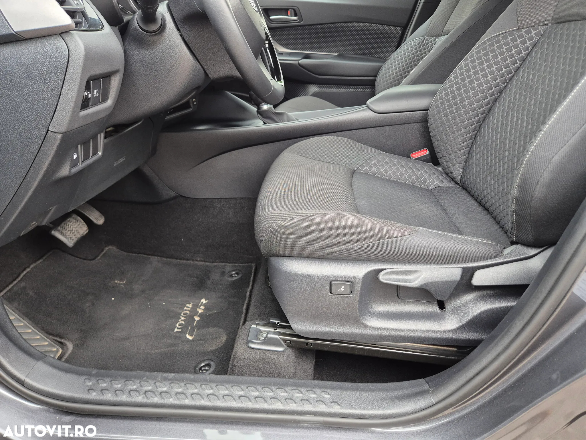 Toyota C-HR 1.8 Hybrid Business Edition - 11