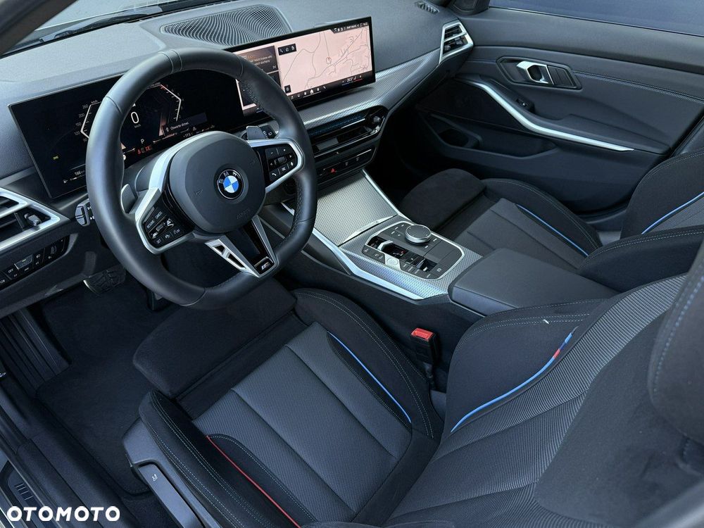 BMW Seria 3 330i xDrive M Sport sport - 33