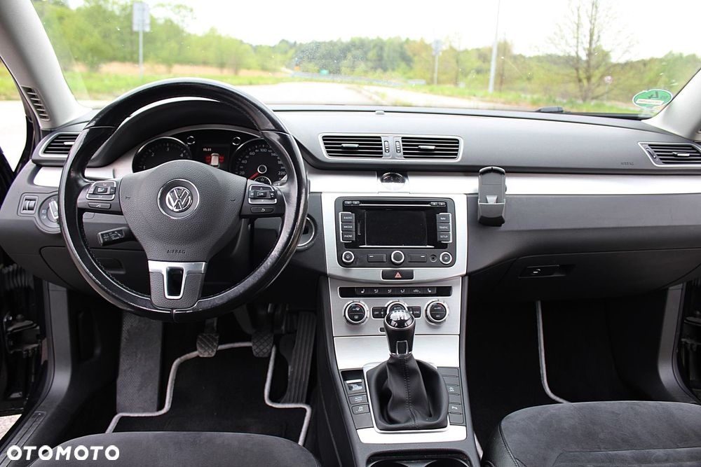 Volkswagen Passat 2.0 TDI Highline - 21