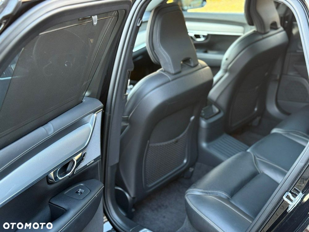 Volvo V90 T8 AWD Plug-In Hybrid R-Design - 9