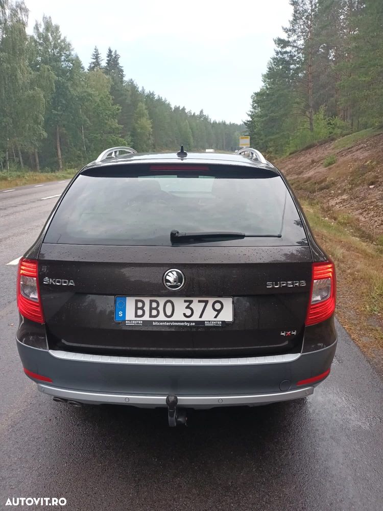 Skoda Superb Combi 2.0 TDI 4X4 Elegance - 13