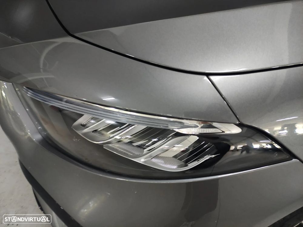 Mercedes-Benz A 250 e - 9