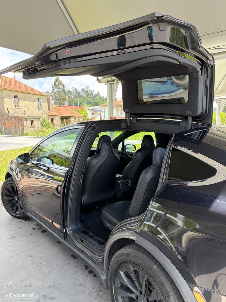 Tesla Model X 100D - 12