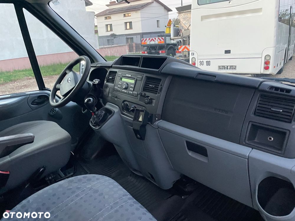 Ford Transit - 24
