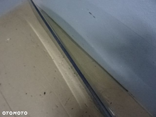 SZYBA BOCZNA DRZWI PRAWY PRZÓD AUDI A4 B5 KOMBI NR1428 - 3