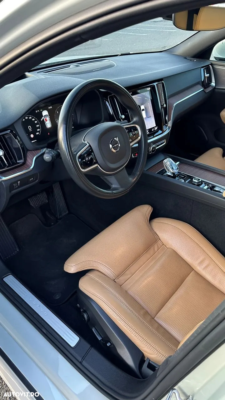 Volvo V60 B4 MHEV AT8 FWD Inscription - 11