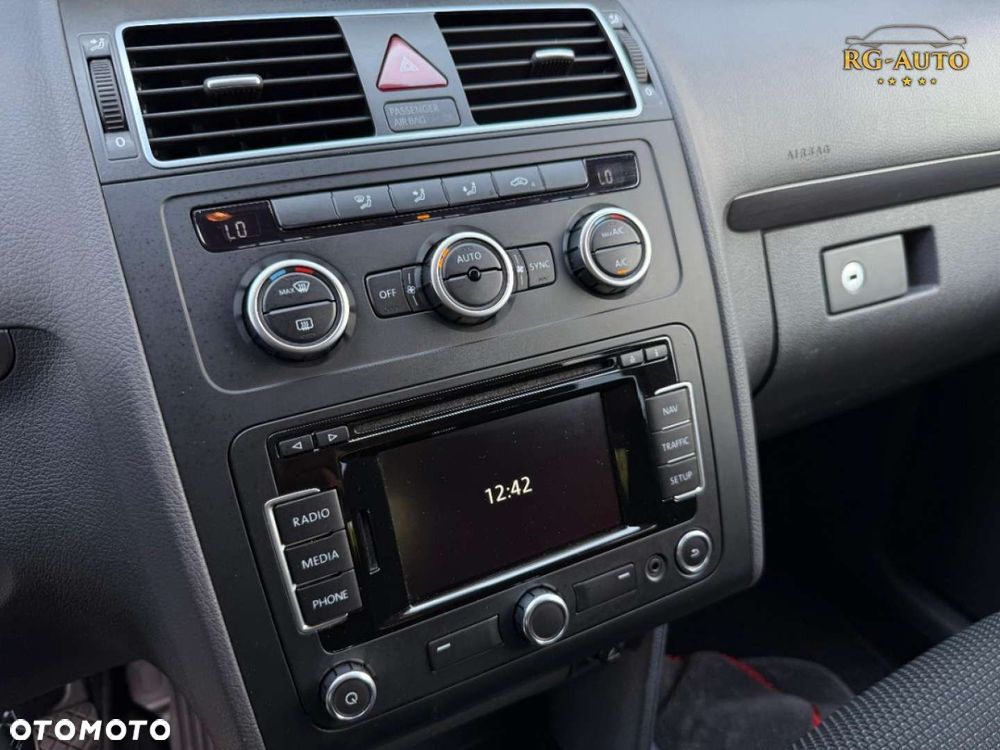 Volkswagen Touran - 34