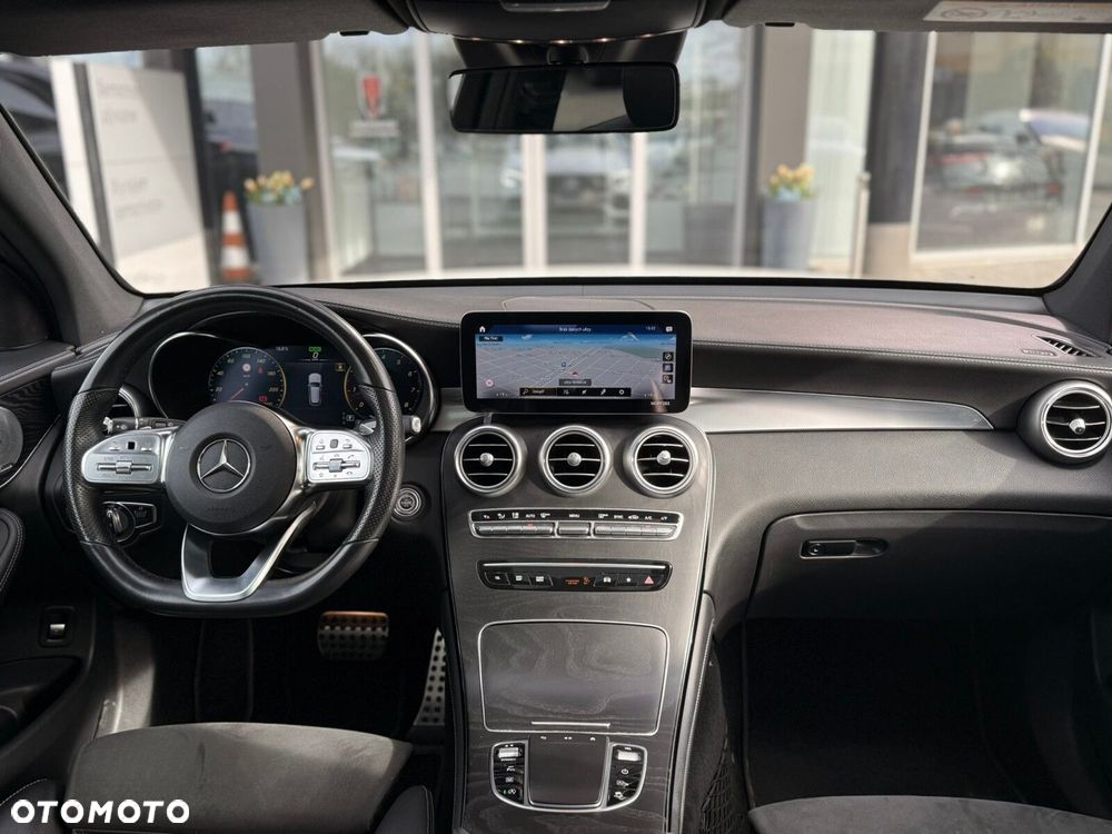 Mercedes-Benz GLC - 21