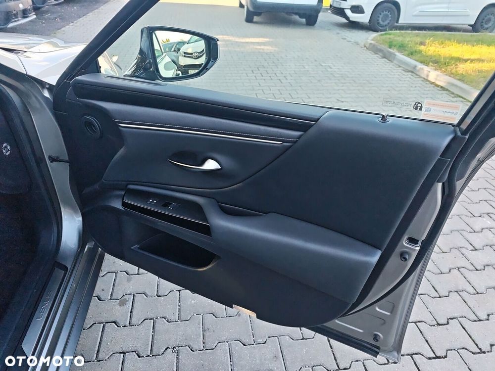 Lexus ES 300h Business Edition - 10