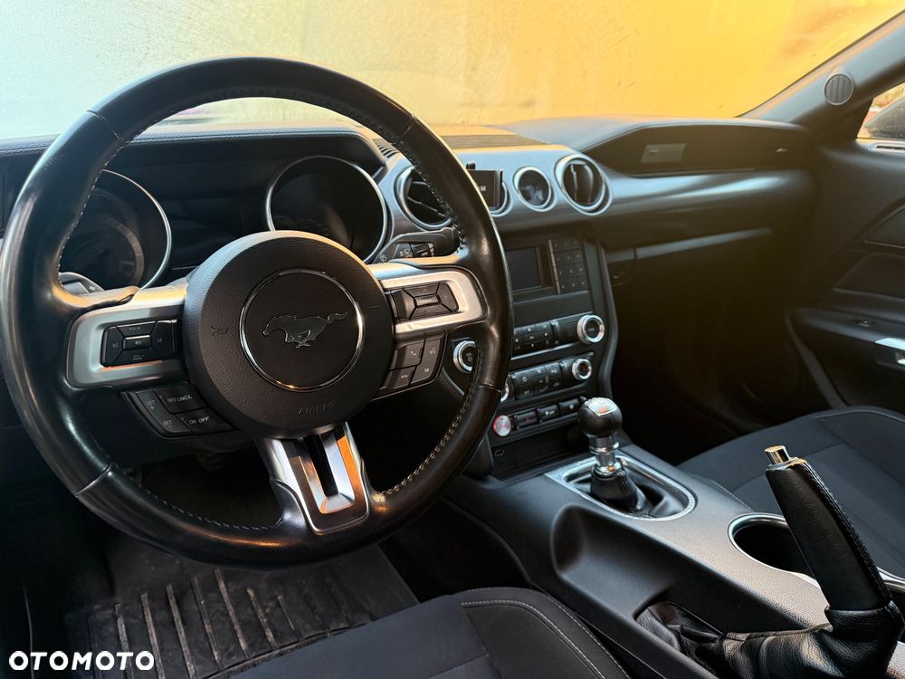 Ford Mustang - 11