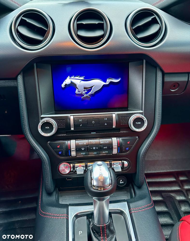 Ford Mustang 5.0 V8 GT - 6