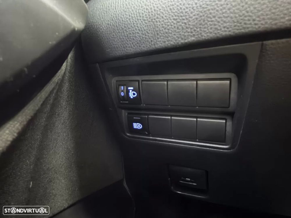 Toyota Yaris 1.0 VVT-i Comfort Plus — fotografia 28