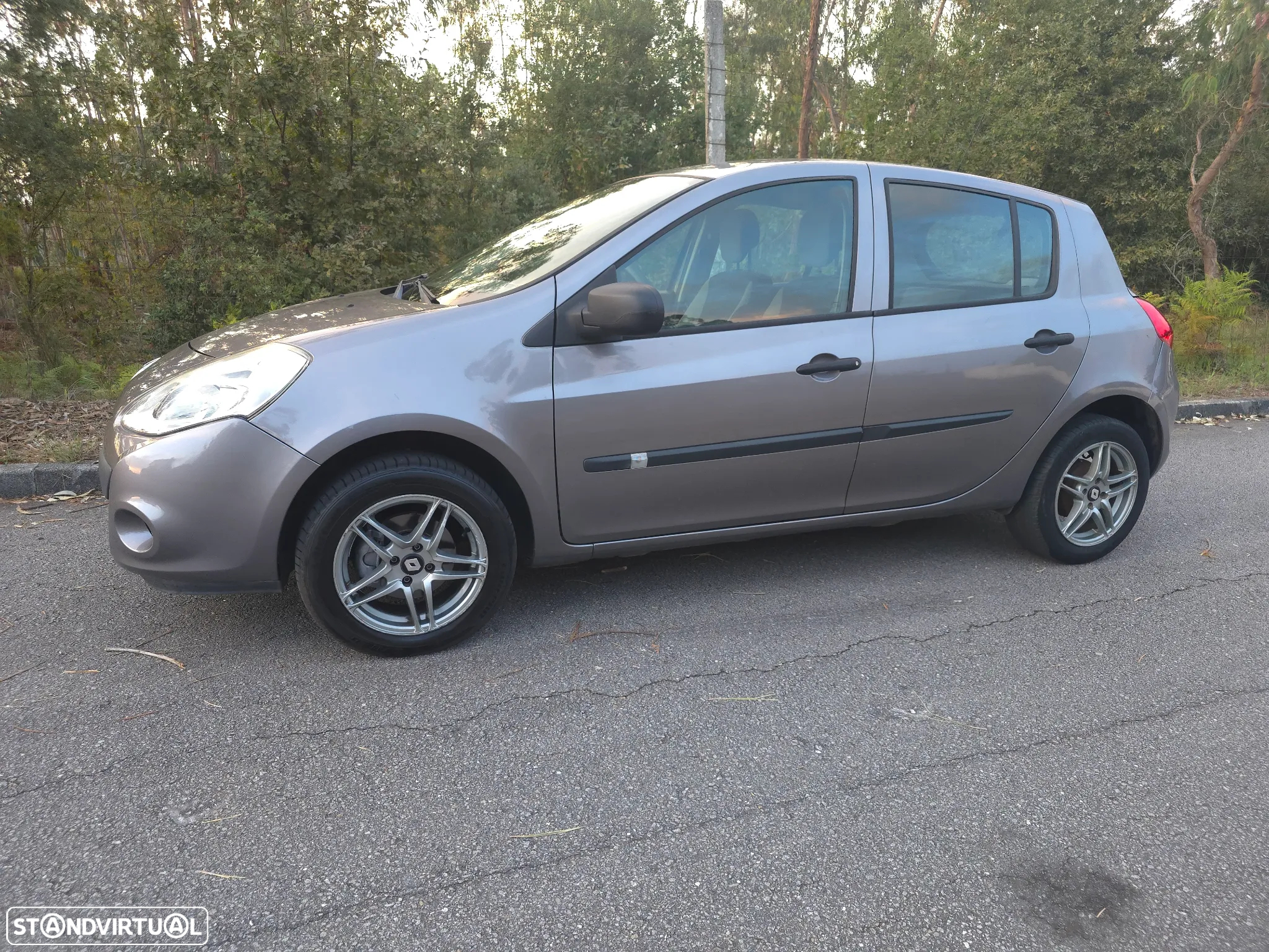Renault Clio 1.5 dCi # - 10