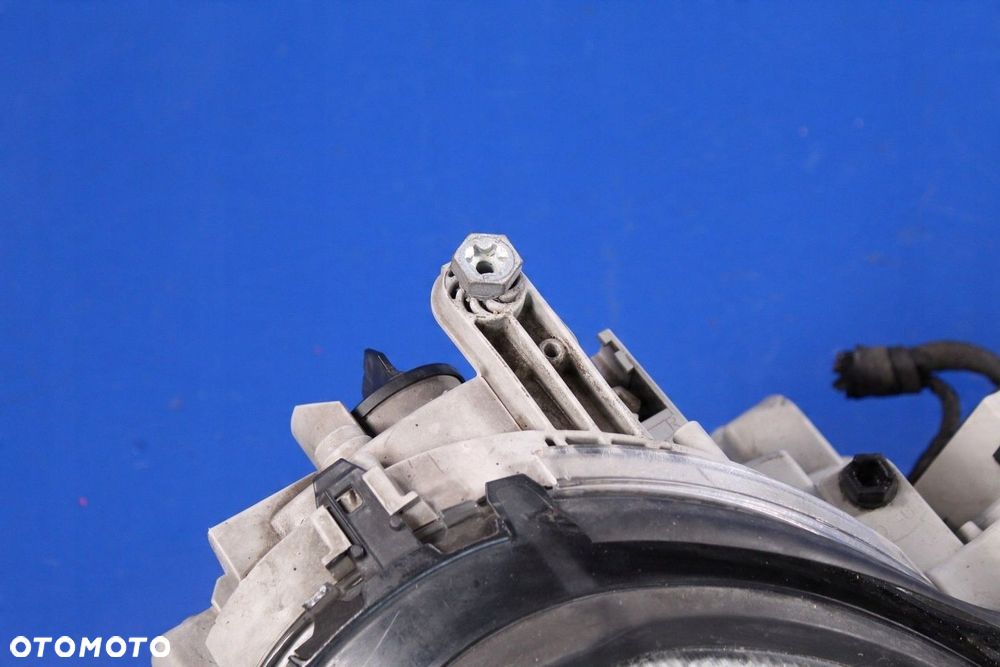 XENON REFLEKTOR PRAWY MERCEDES SL R230 03r UK - 15