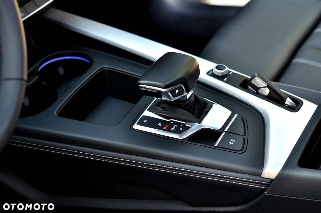 Audi A4 Avant 40 TDI quattro S tronic - 19
