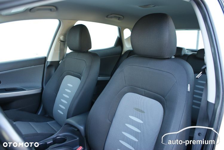 Kia Ceed 1.6 GDI Dream Team Edition - 23