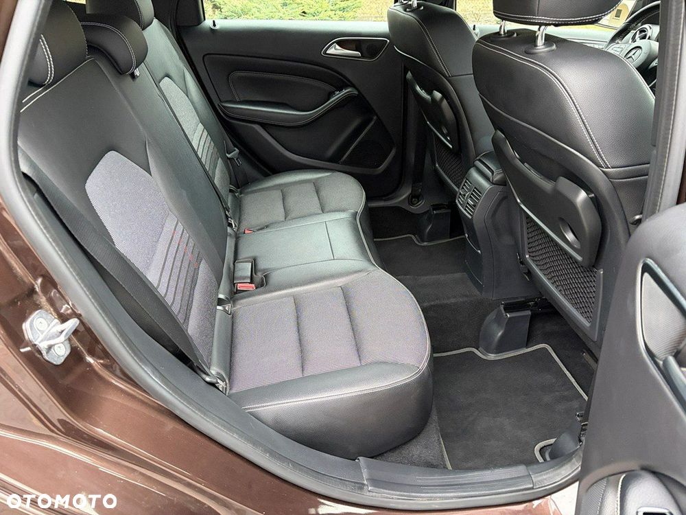 Mercedes-Benz Klasa B 250 - 19