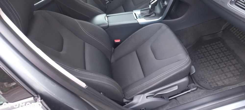 Volvo V60 D3 Drive-E Dynamic Edition (Kinetic) - 12