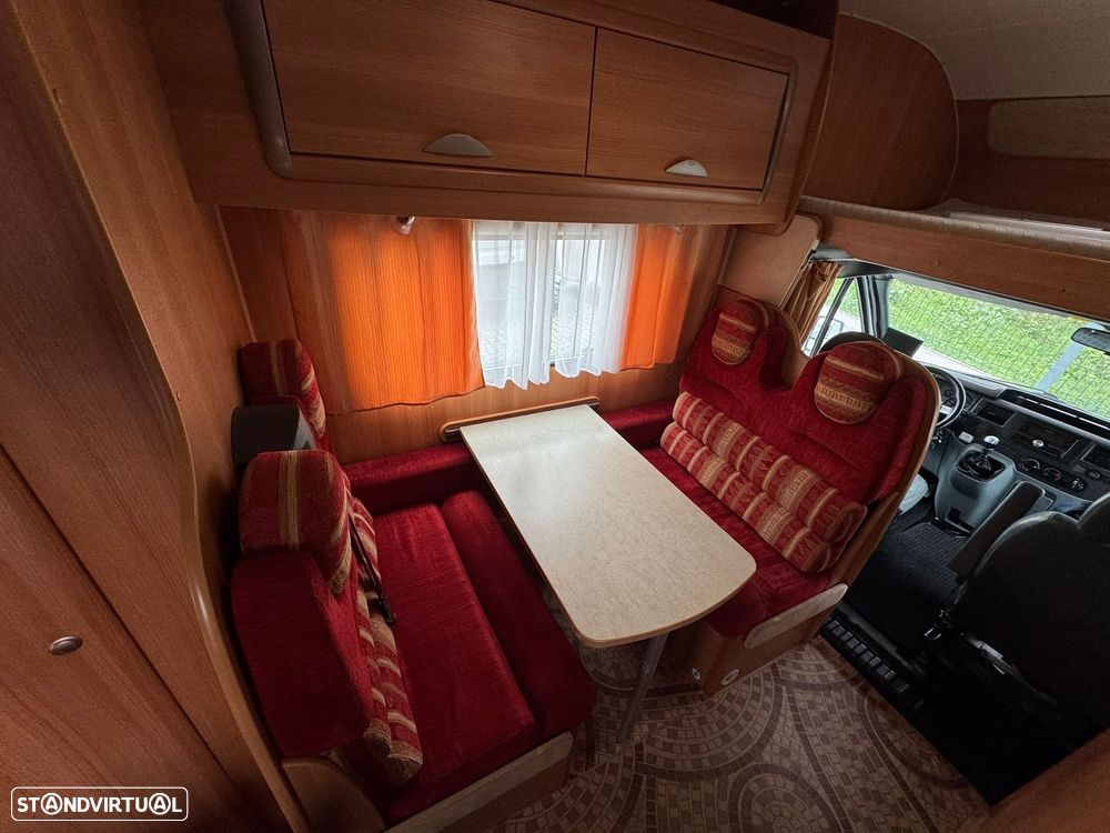 Ford Trigano Genesis 33 M08 - 15