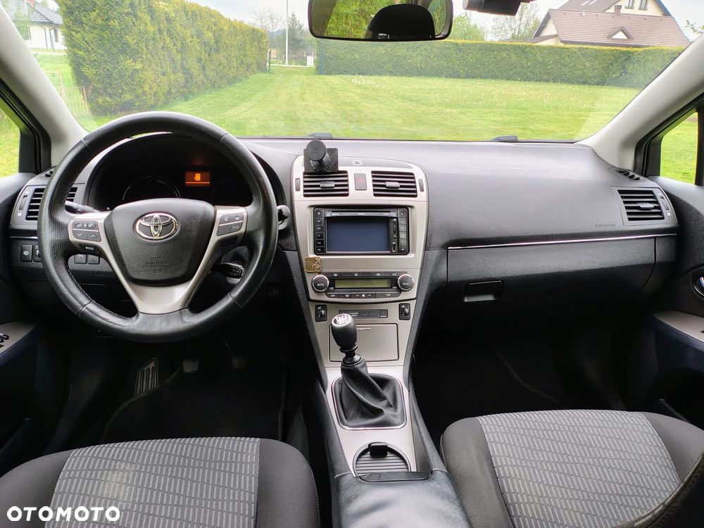 Toyota Avensis 1.8 Sol plus NAVI - 8