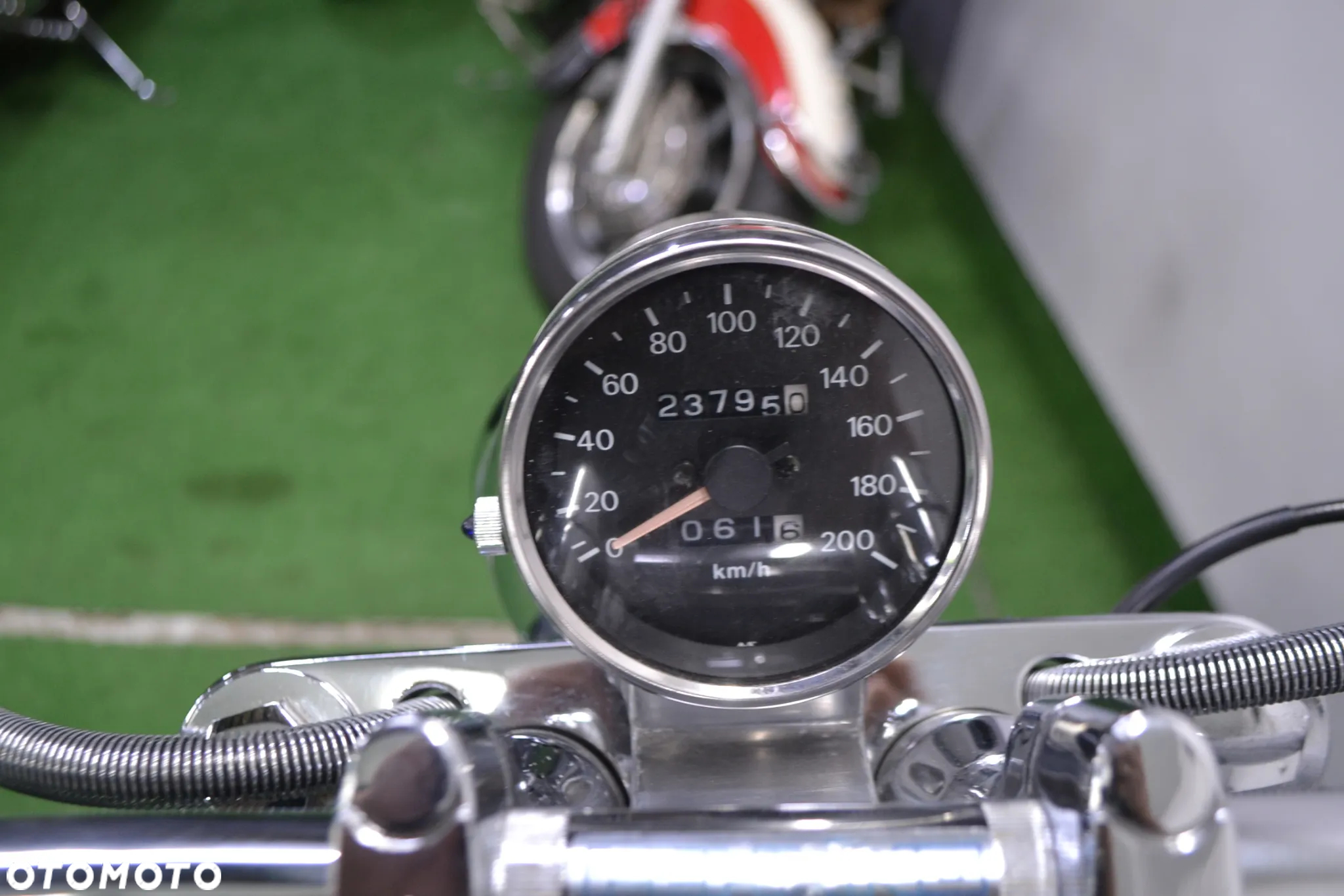 Suzuki Intruder - 11