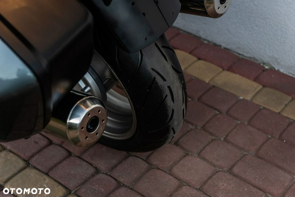 Yamaha FJR - 8