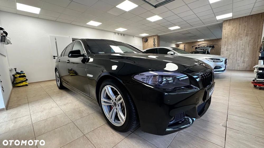 BMW Seria 5 525d - 33