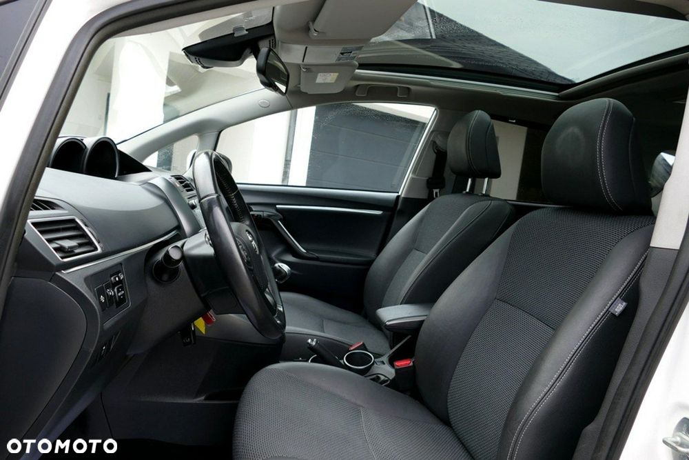 Toyota Verso 1.6 D-4D Premium - 24